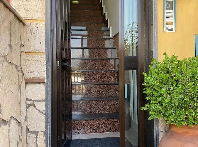 לינה וארוחת בוקר Vento Di Mare 4*